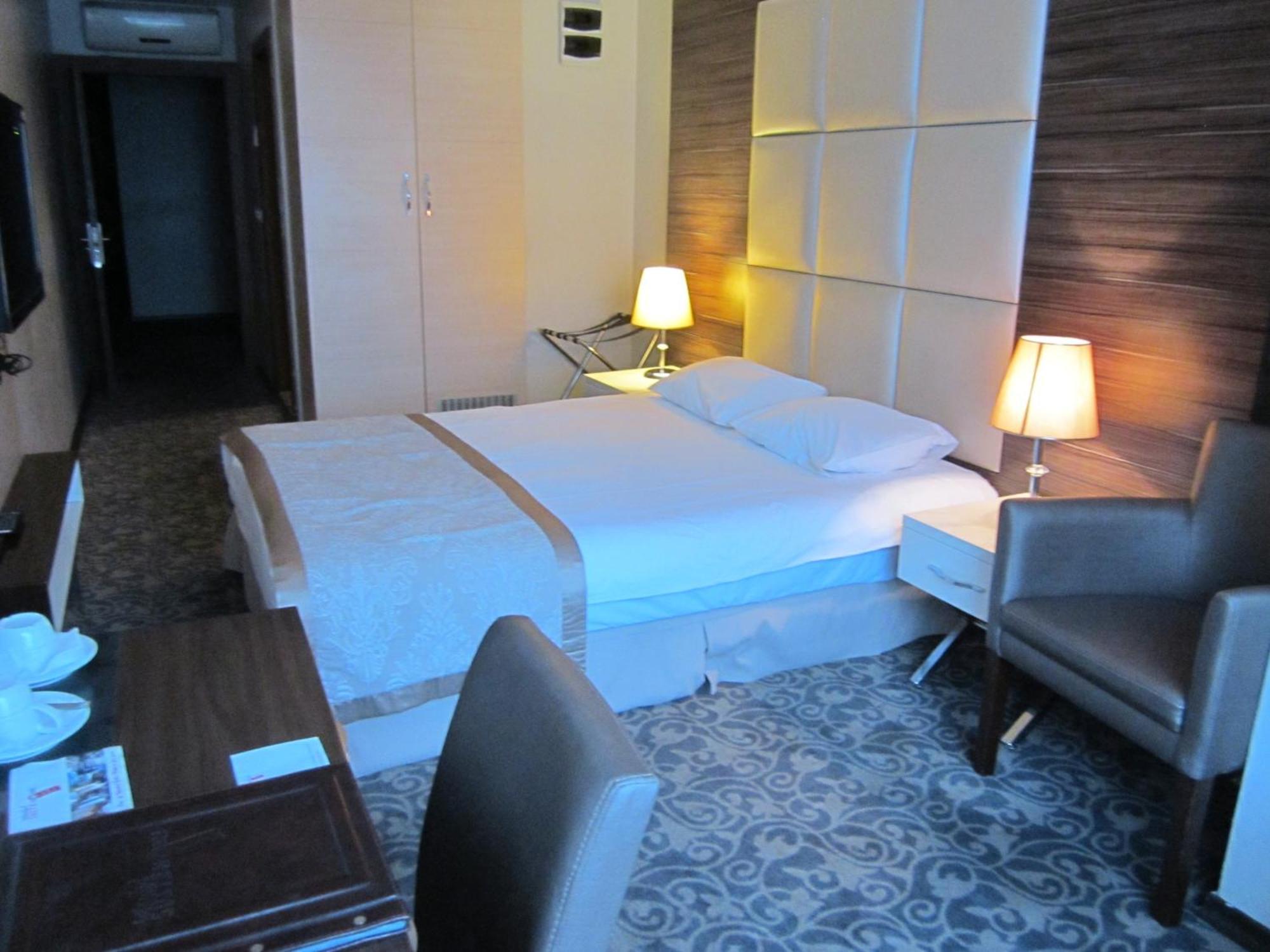 Derpa Suite Hotel Istanbul Exteriör bild