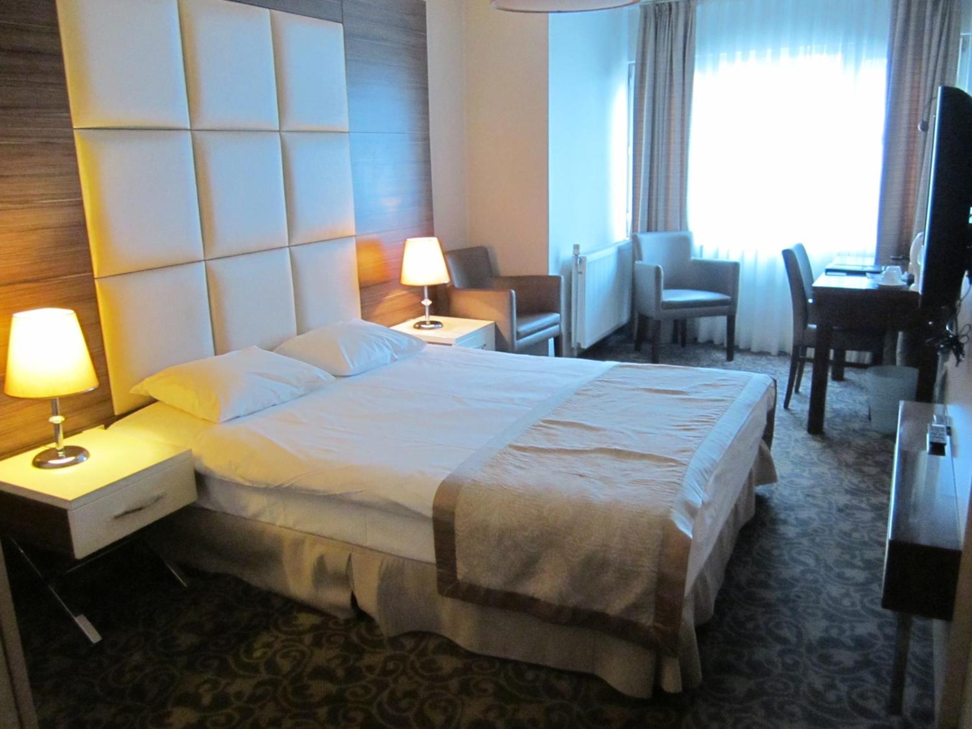 Derpa Suite Hotel Istanbul Exteriör bild