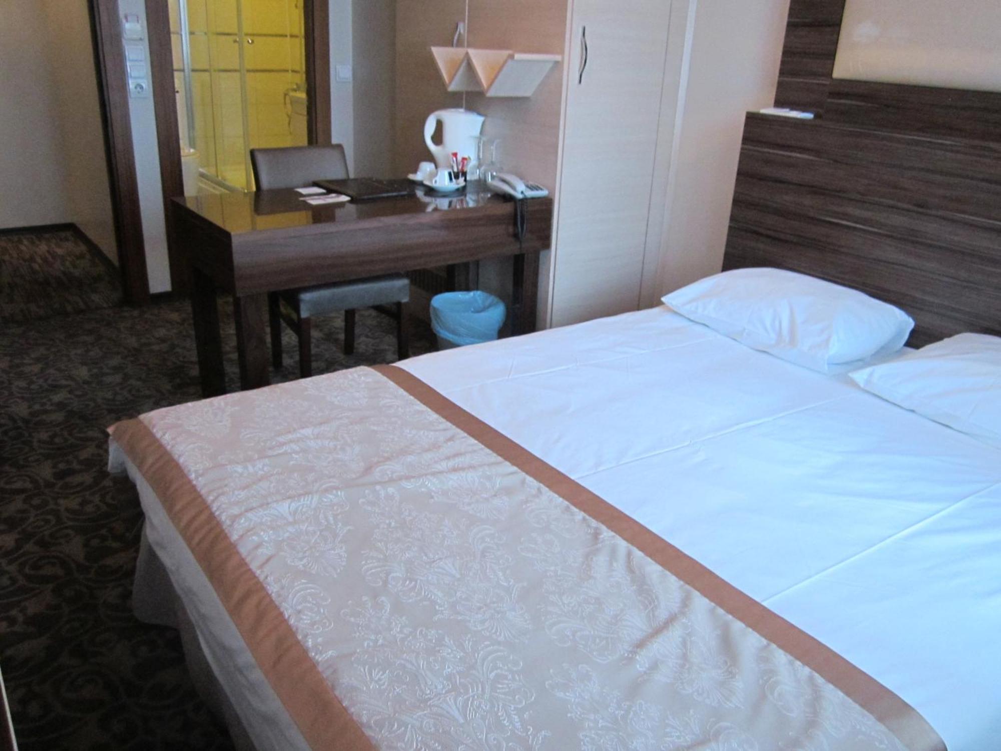 Derpa Suite Hotel Istanbul Exteriör bild